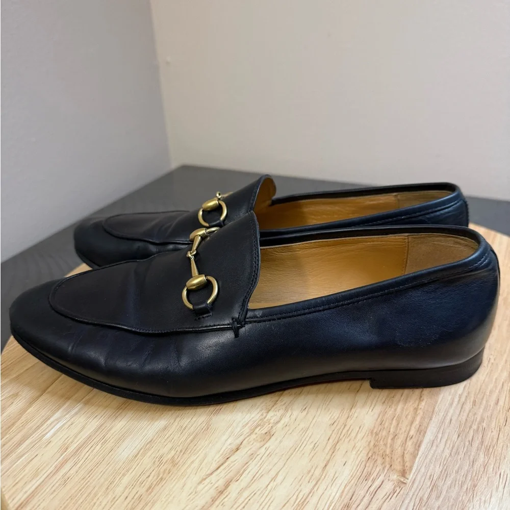 Gucci women’s loafer with Horsebit. - Picture 5 of 15